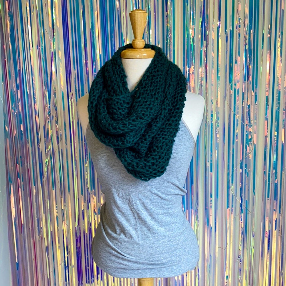 bp • Y2K Green Knit Infinity Scarf